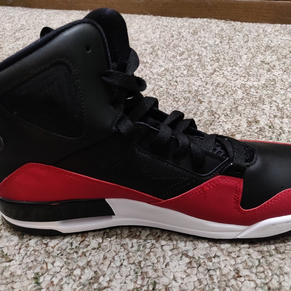 Jordan Flight = US 8.5 (NWOT)